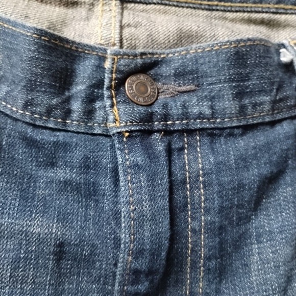 Levi's Dark Blue Flat Front Men's Shorts - Picture 2 of 13